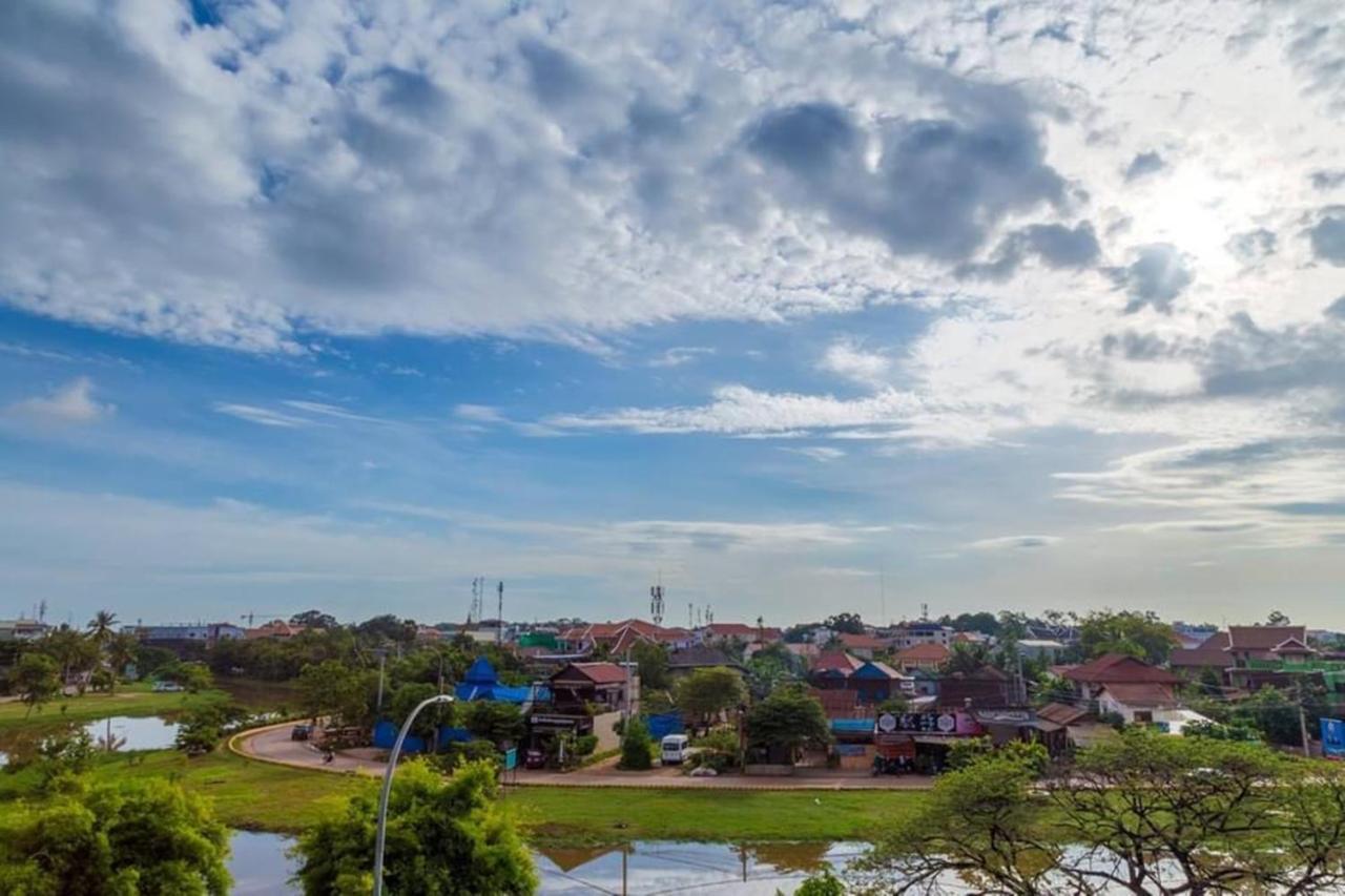Siem Reap Riverside Hotel Екстер'єр фото