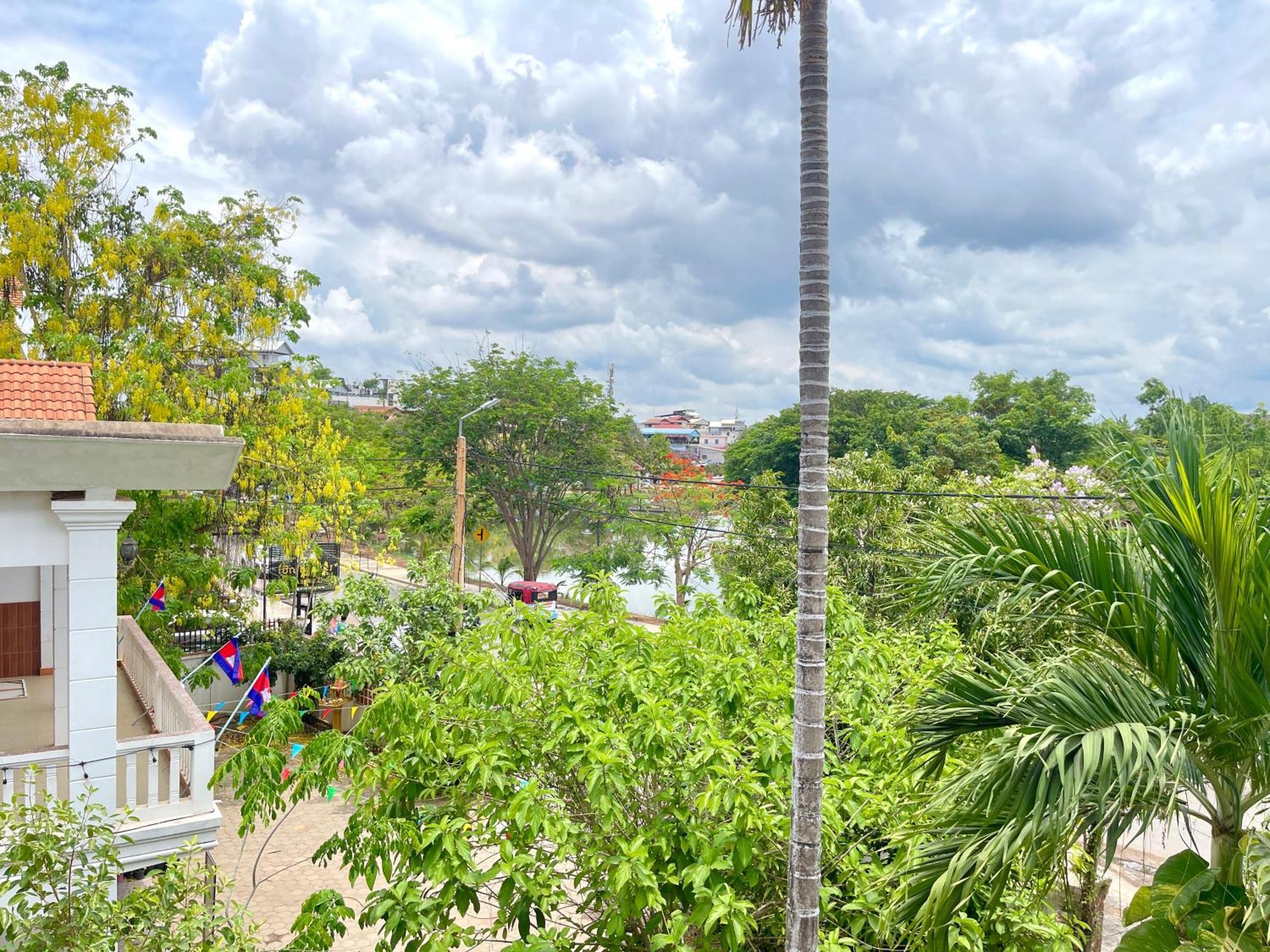 Siem Reap Riverside Hotel Екстер'єр фото