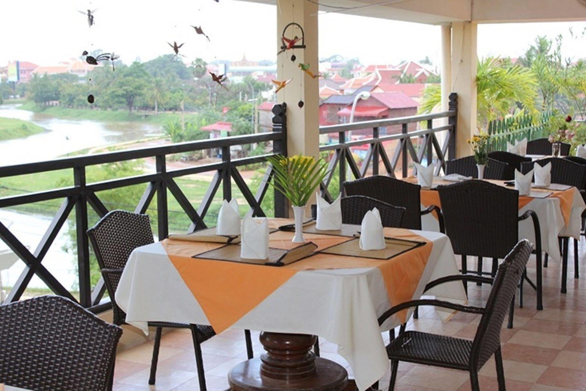 Siem Reap Riverside Hotel Екстер'єр фото