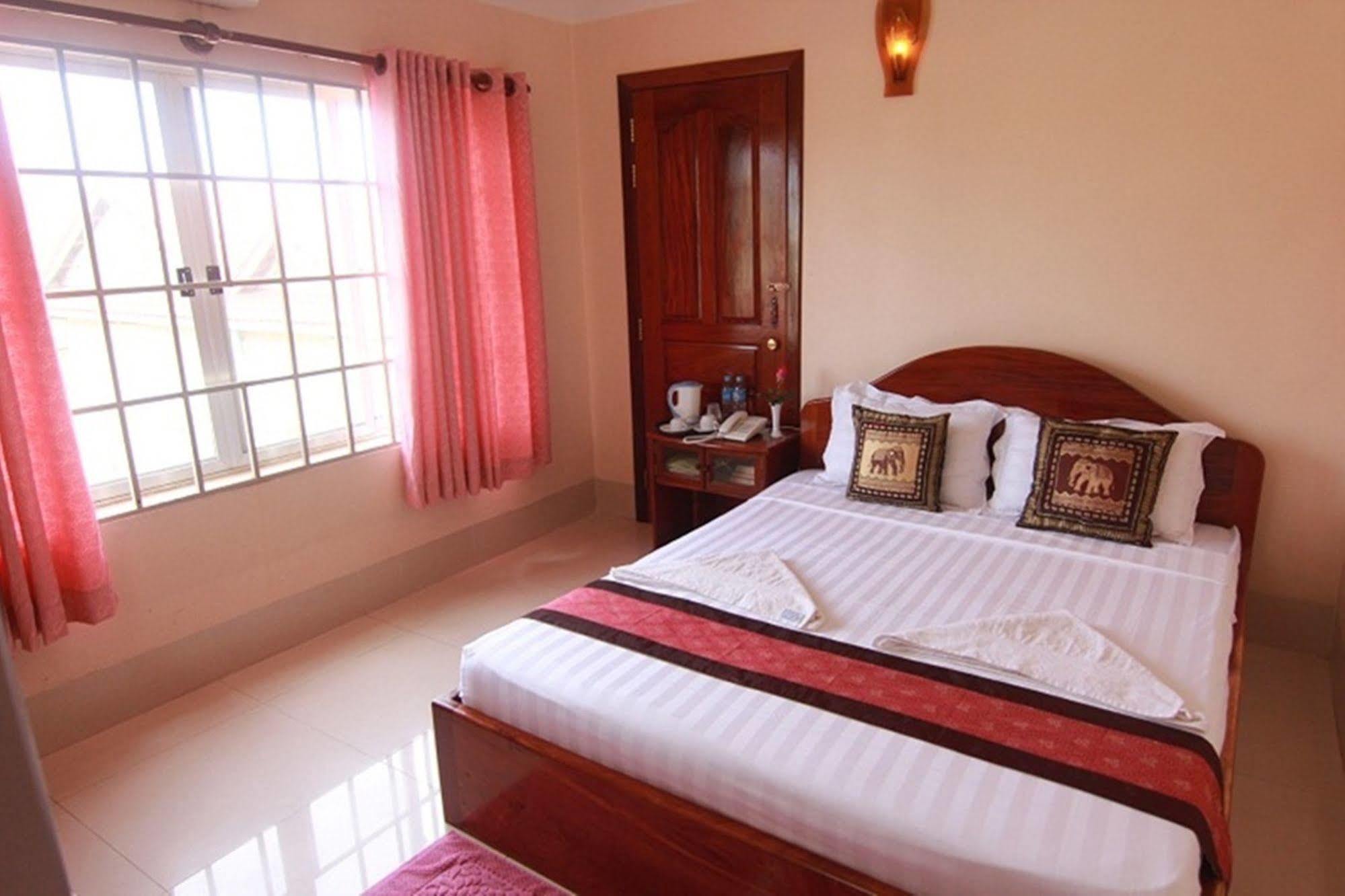 Siem Reap Riverside Hotel Екстер'єр фото